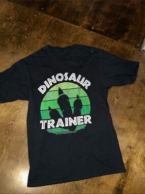 Source Unknown Black Tee with Green Dinosaur Graphic